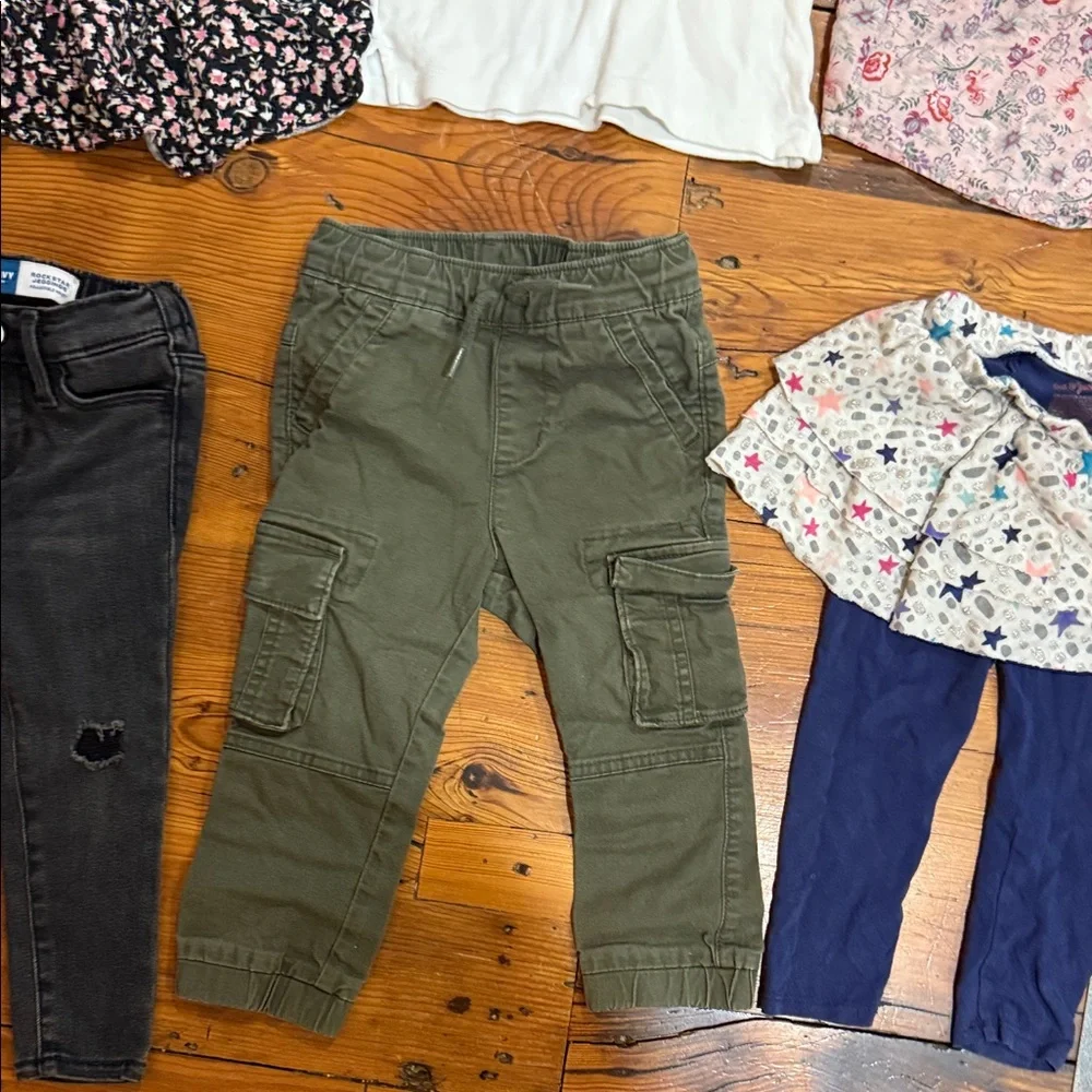 Bundle of Toddler Girl Kids Clothing with Floral Tops and Pants Size 2T